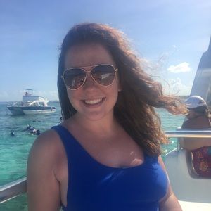 Meet your Posher, Caroline